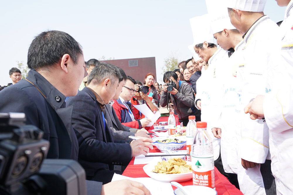 2016肥东(中国)美食表格故里文化节_游包公故最美食受包公欢迎图片